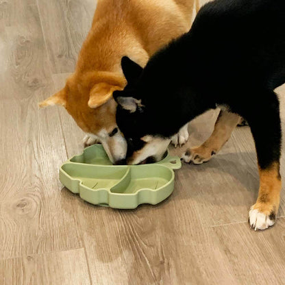 Leaf Suction Pet Bowl – Non-Slip Silicone, 3 Compartments